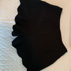 Olive and oak scalloped black short